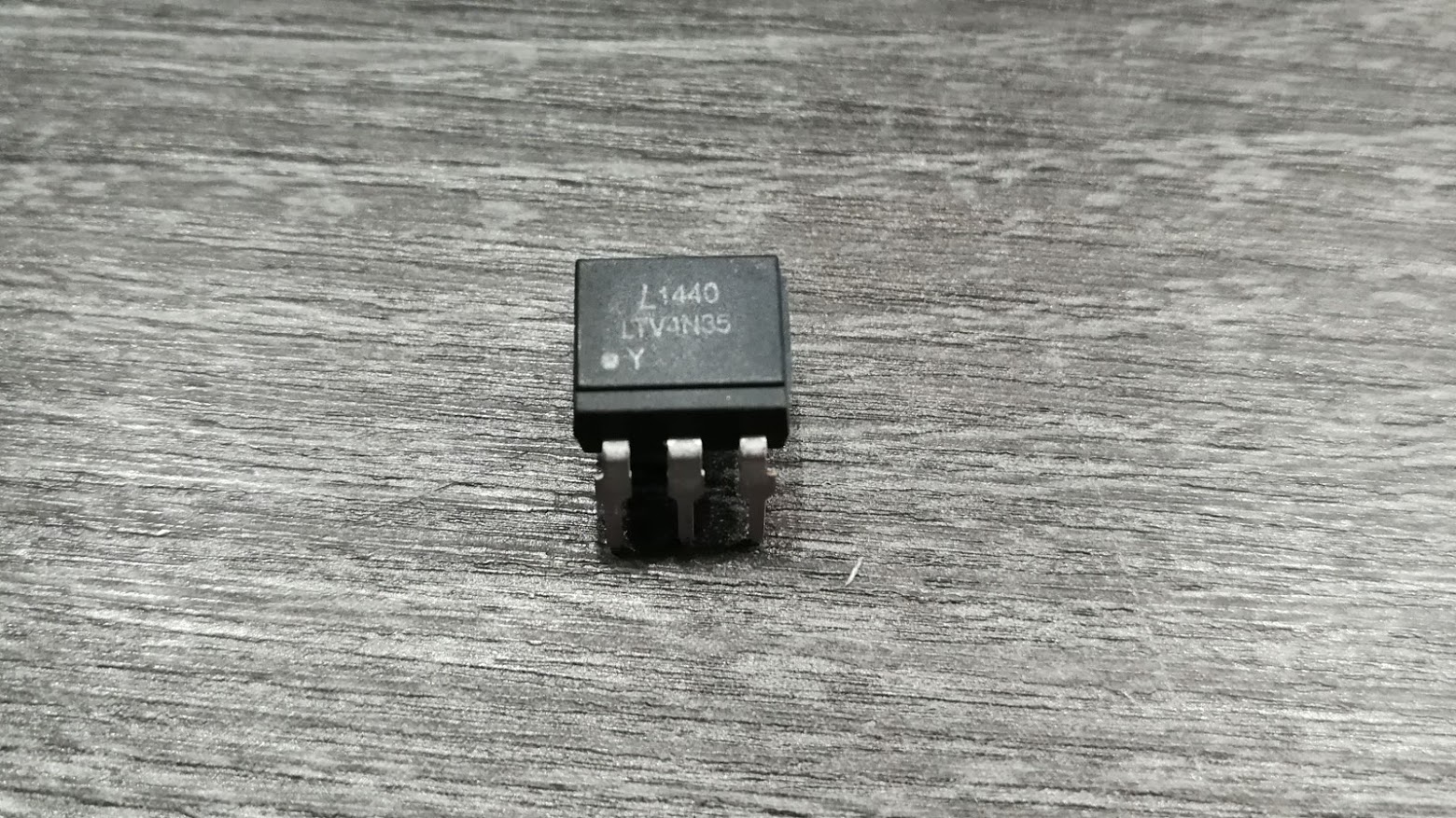 IC4N35 Optocoupler